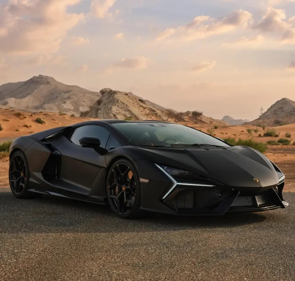 Lamborghini Revuelto